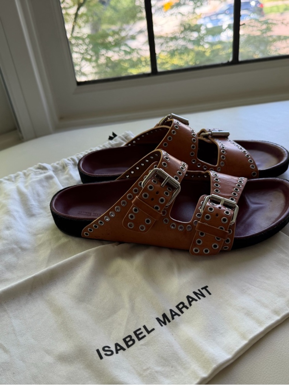 Isabel Marant Lennyo cognac Leather Double-Buckle Sandals with Burgundy Footbed - Picture 3 of 4